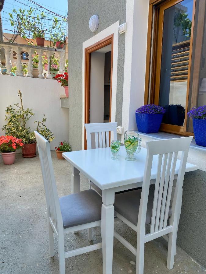 Sunny Guest House Vlore Exterior photo